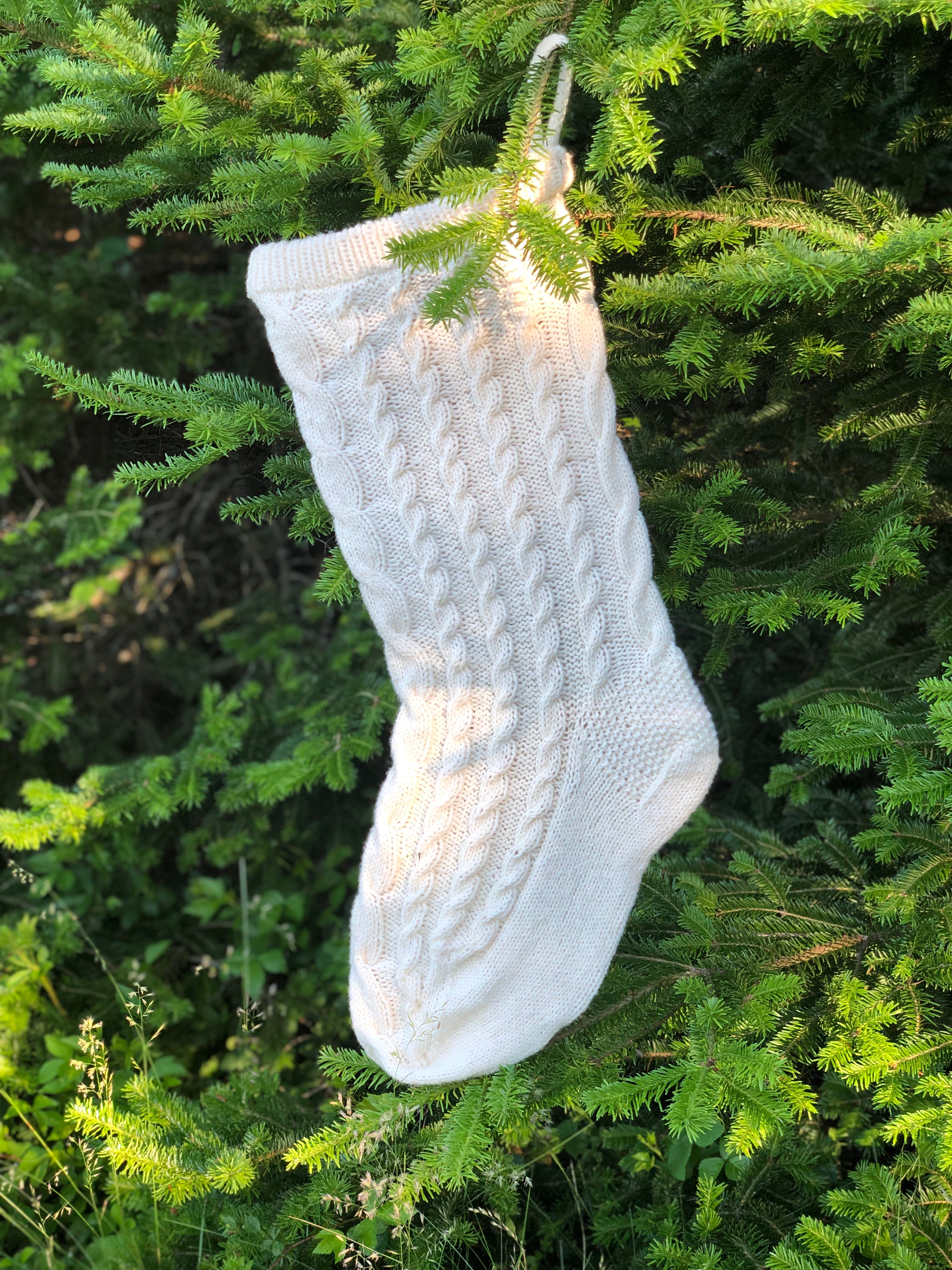 Cable knit clearance christmas stockings