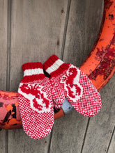 Load image into Gallery viewer, Lobster Mitt Kit - Pattern Digital Download and Yarn